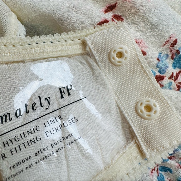 New Free People Take It Away Boho Ruffle Lace Floral Bodysuit Blouse Top - Picture 10 of 10